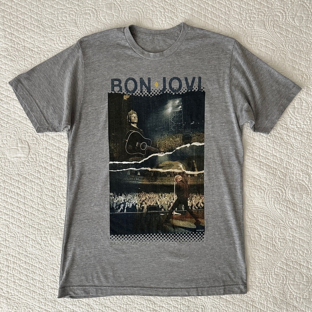 Bon Jovi 2017 Tour Las Vegas Concert Gray Graphic T-Shirt Tee